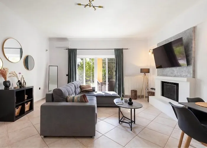 Aura One Appartement Lefkímmi