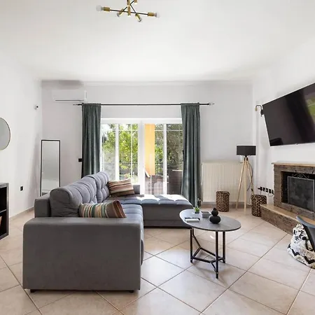 Apartment Aura One *