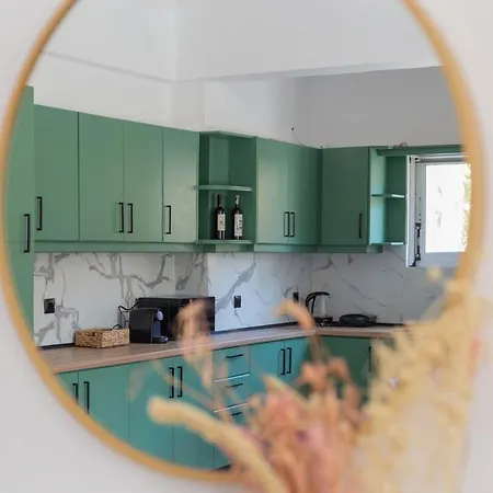 Aura One Apartamento Lefkímmi